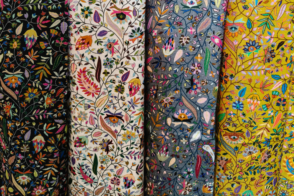 Étole bamboo silk Kashmiri - Détail texture soie et motifs