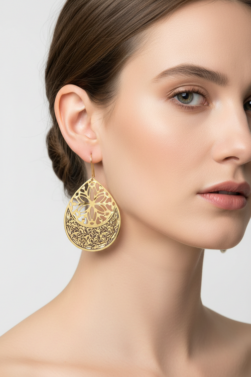 Boucles d'oreilles Andalucia dorées - Photo portée