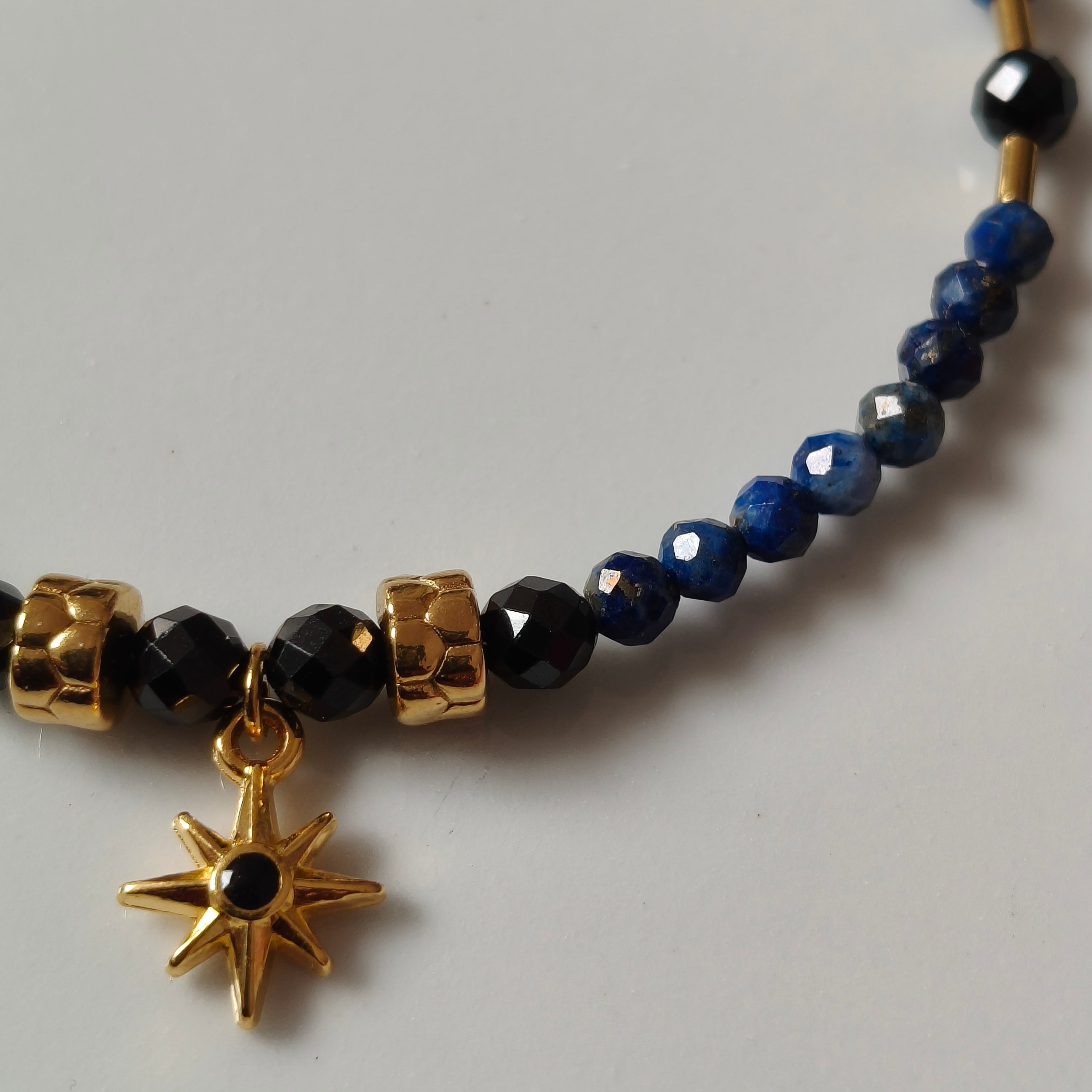Bracelet lapis, spinelle et breloque étoile