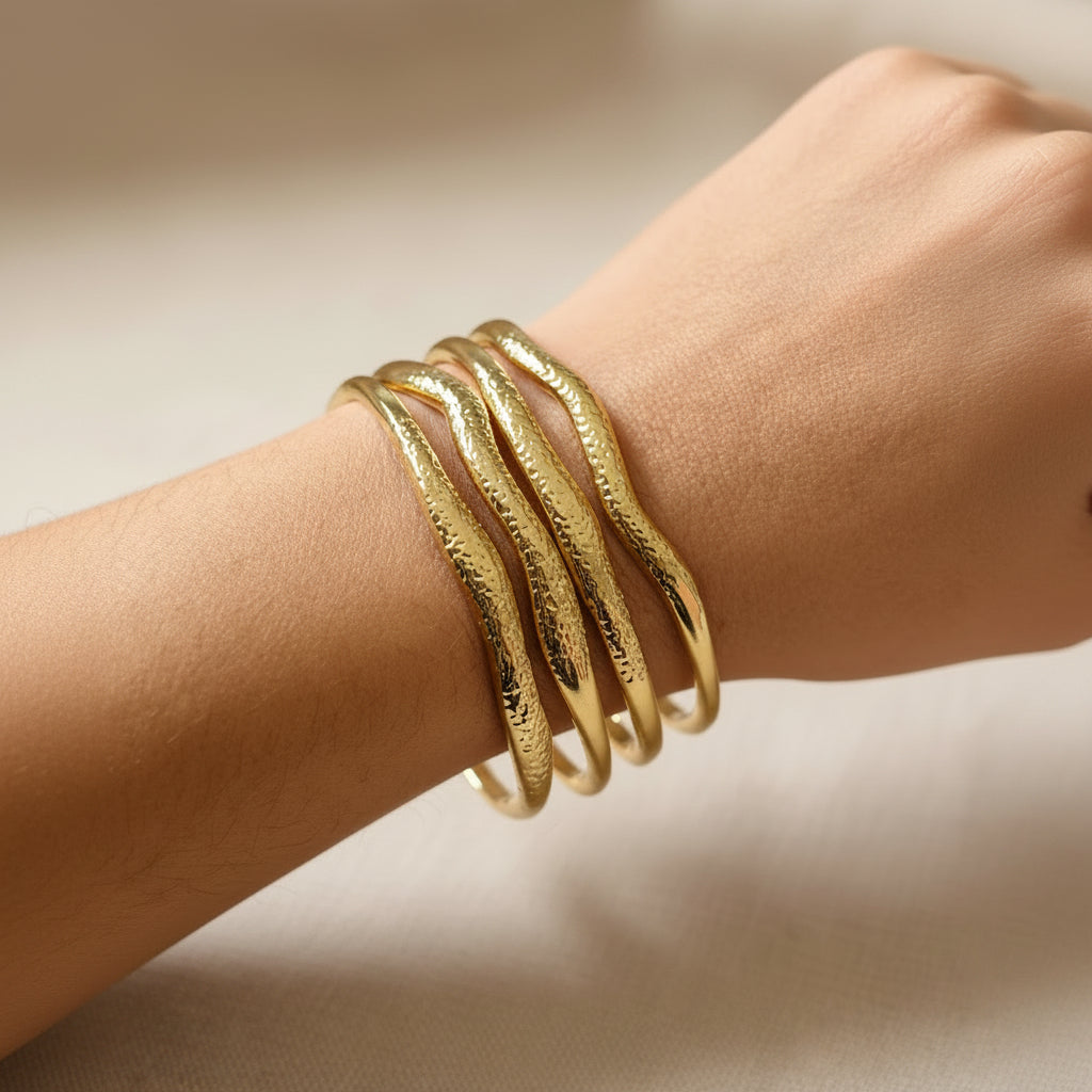 Bracelet manchette doré en acier inoxydable