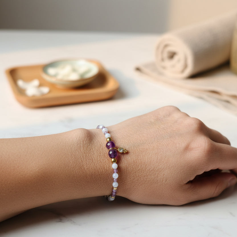 Bracelet porté améthyste et agate bleue