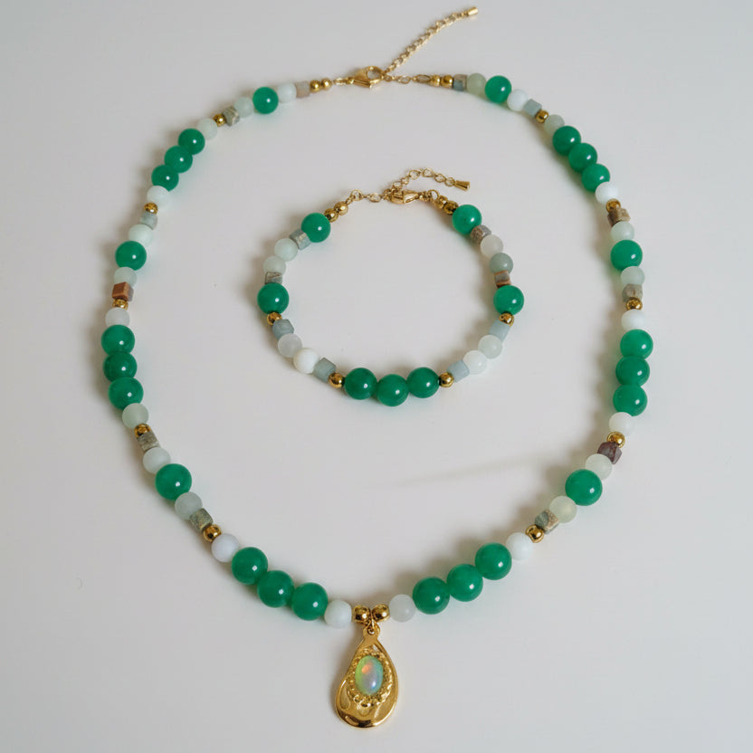 Duo de collier et bracelet en aventurine, jade mat de chine, jaspe impérial et hématite dorée