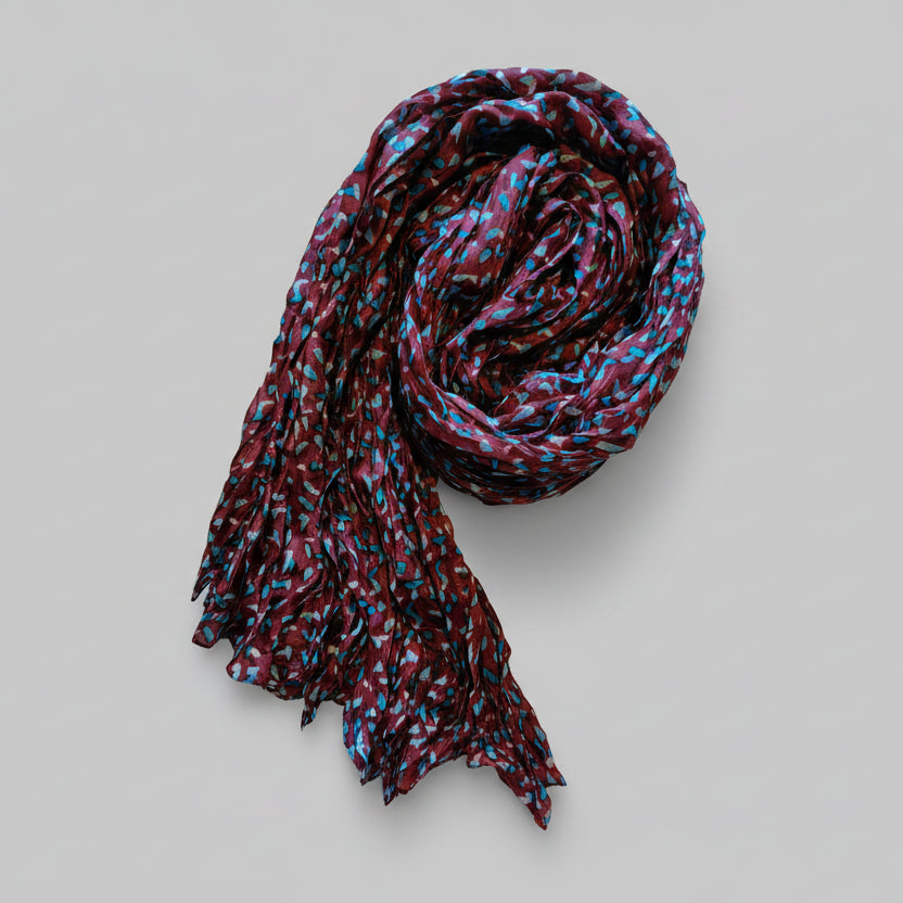 Foulard en soie couleur bordeaux aux motifs colorés sérigraphiés à la main